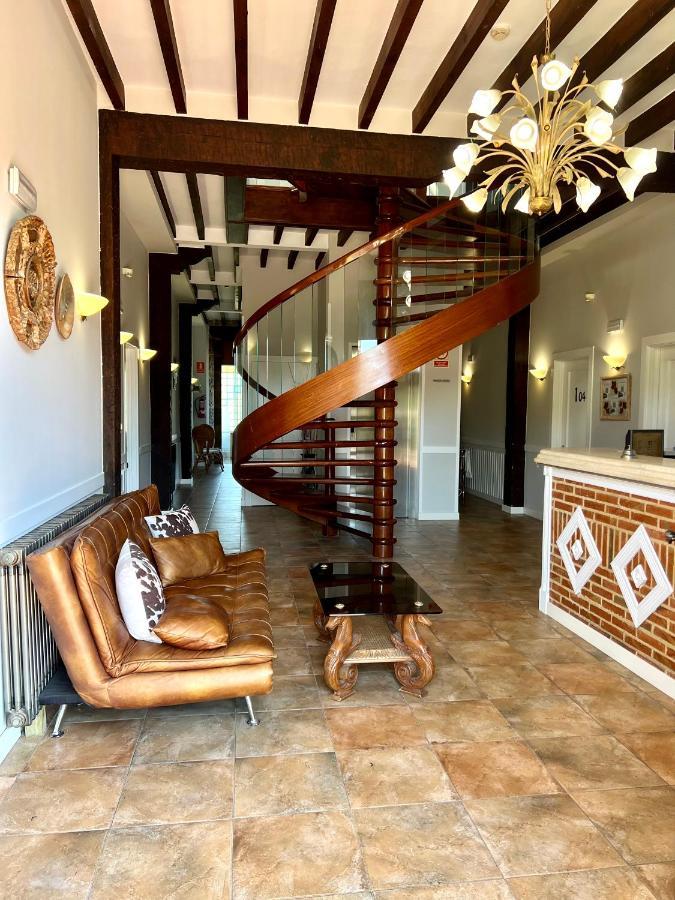 Hotel Villa Maria Revilla De Camargo Exteriér fotografie