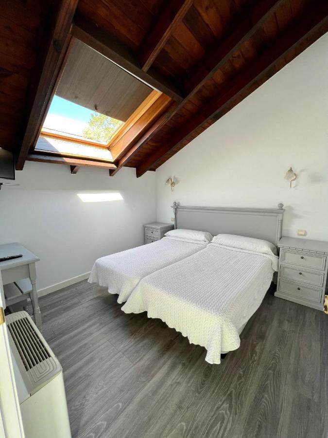 Hotel Villa Maria Revilla De Camargo Exteriér fotografie