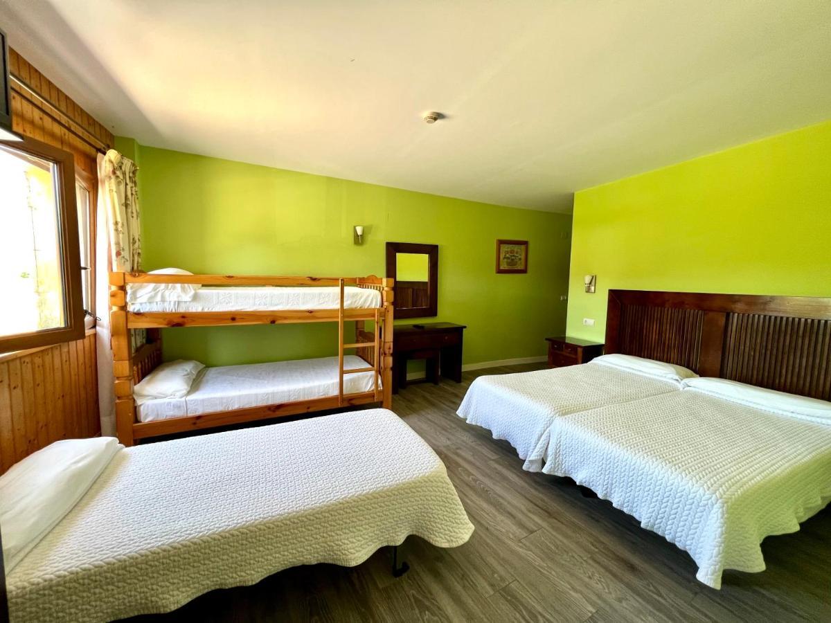 Hotel Villa Maria Revilla De Camargo Exteriér fotografie