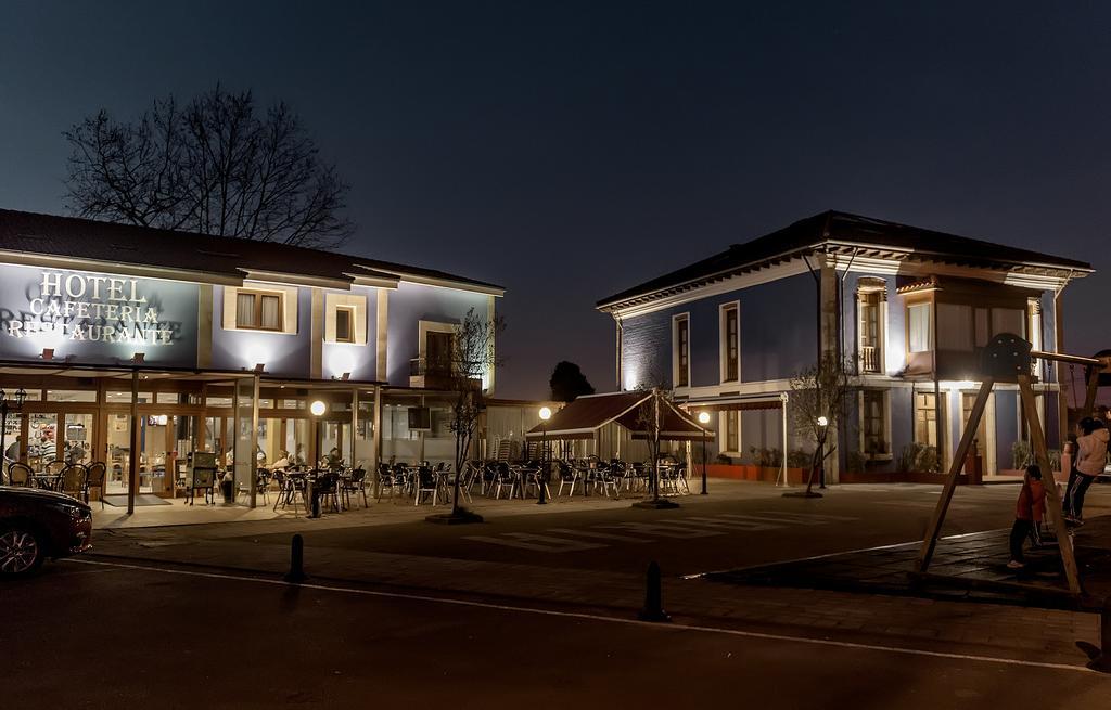 Hotel Villa Maria Revilla De Camargo Exteriér fotografie