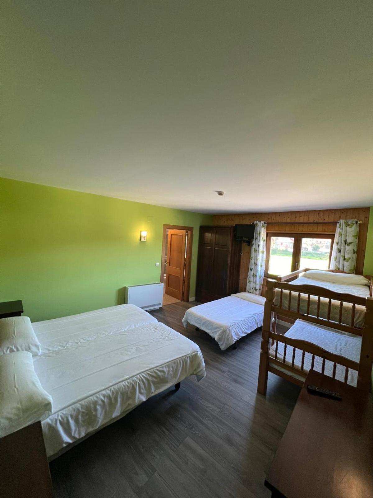 Hotel Villa Maria Revilla De Camargo Exteriér fotografie