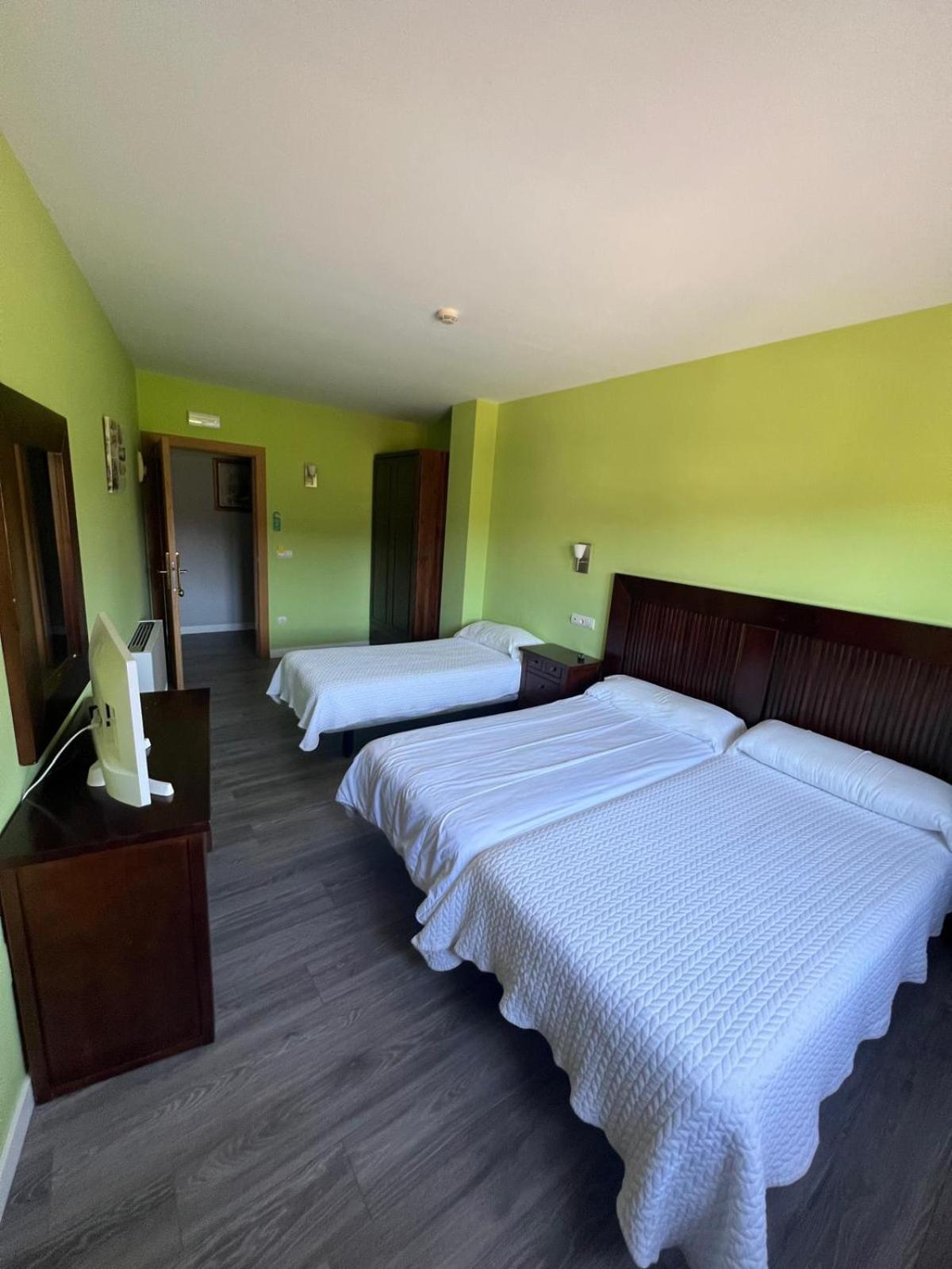 Hotel Villa Maria Revilla De Camargo Exteriér fotografie