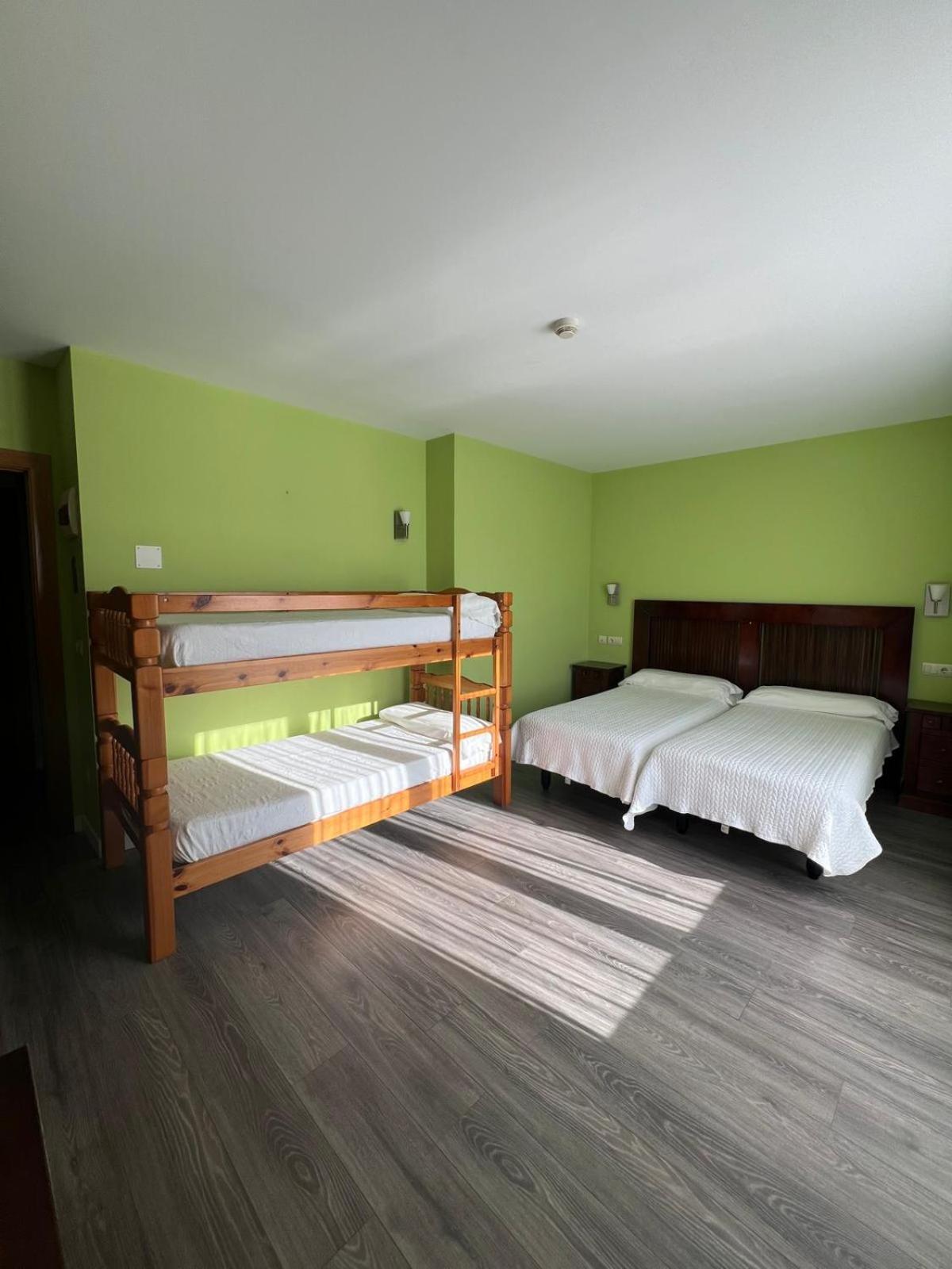 Hotel Villa Maria Revilla De Camargo Exteriér fotografie