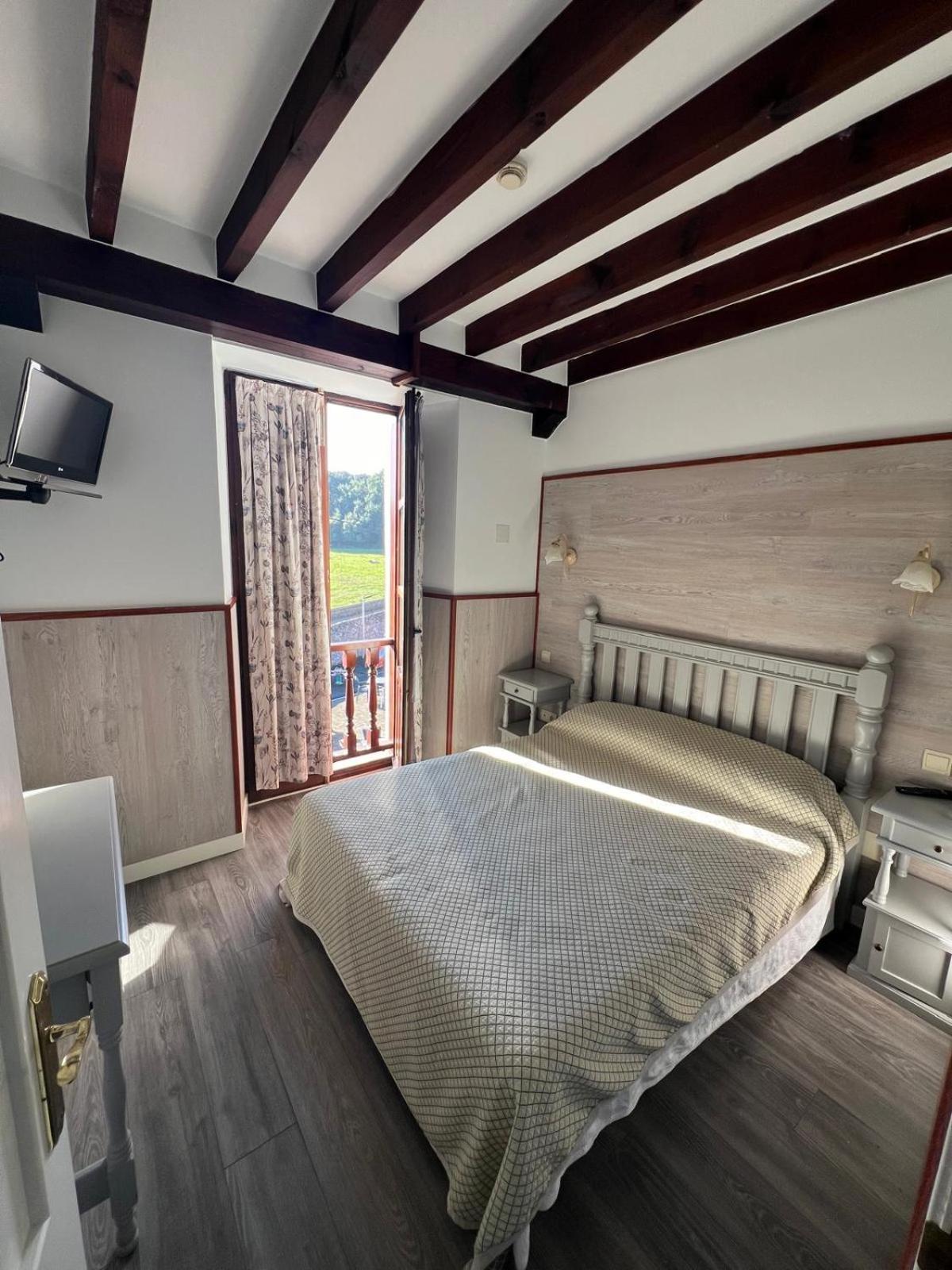 Hotel Villa Maria Revilla De Camargo Exteriér fotografie